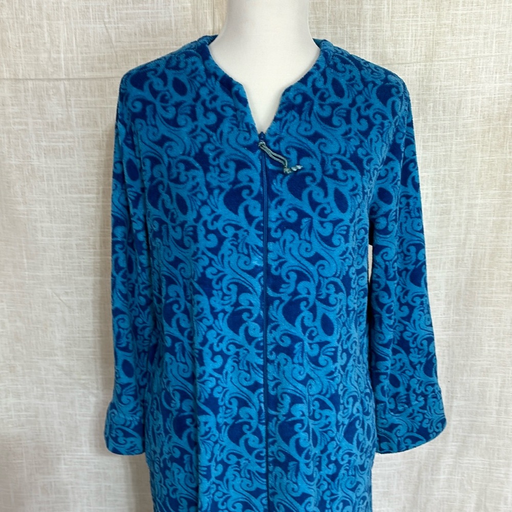 Miss Elaine scroll-print blue fleece robe - get cozy!